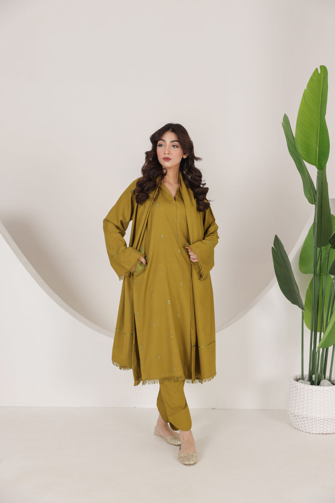 Green Elegance | 3-Piece Stitched Suit Rang Leher 10 # 8