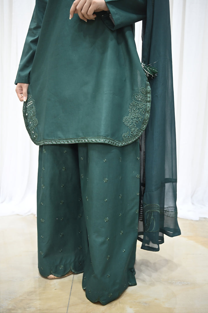Green Reverie 3-piece stitched