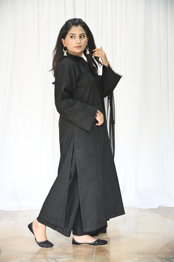 Noir Desire 3-piece stitched