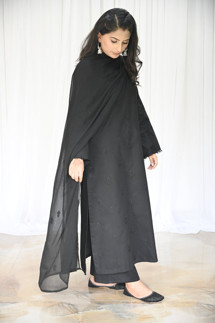 Noir Desire 3-piece stitched