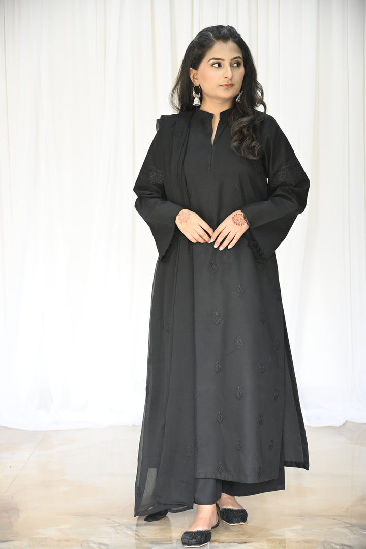 Noir Desire 3-piece stitched