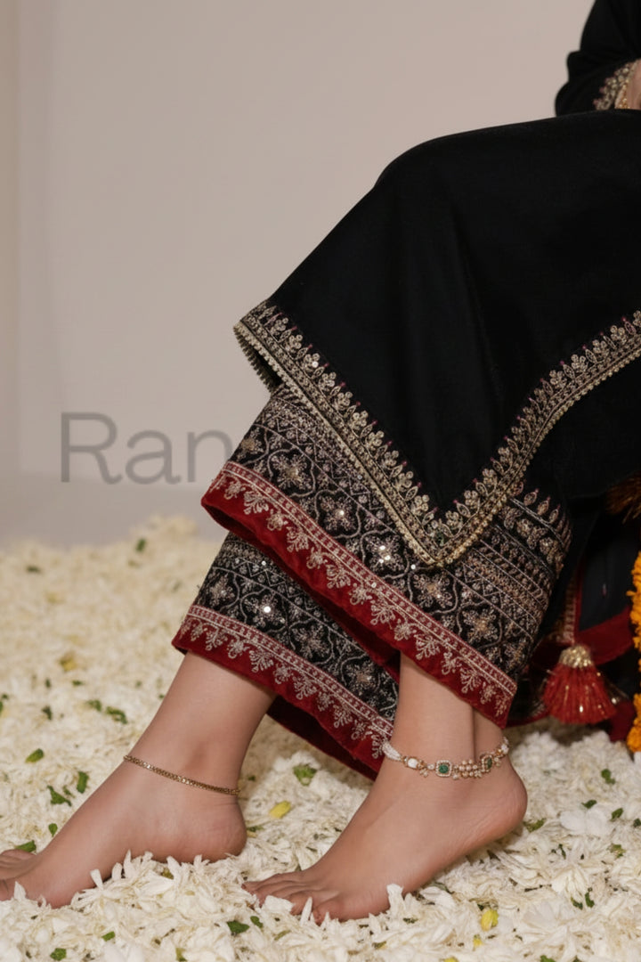 Dark Desire 3 -Piece Stitched Suit